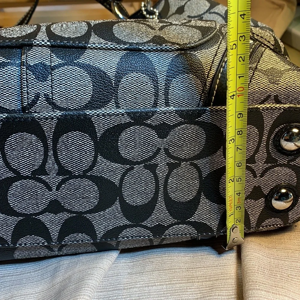 Coach almost NEW satchel/shoulder bag w/tag
